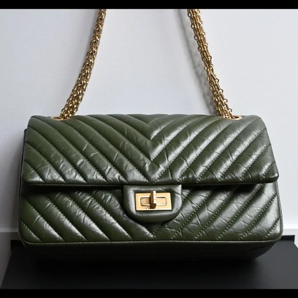 Chanel reissue 2.55 classic flap bag - Picture 2 of 10